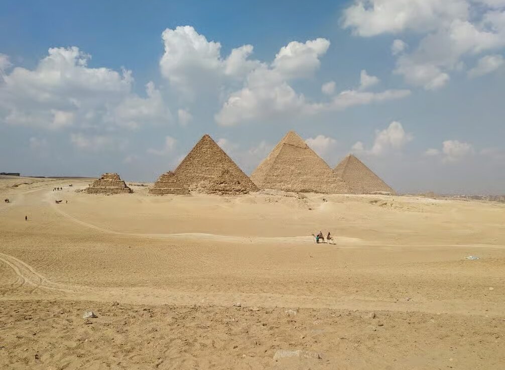 Giza Pyramids and Great Sphinx during a Cairo day trip from Hurghada by flight
