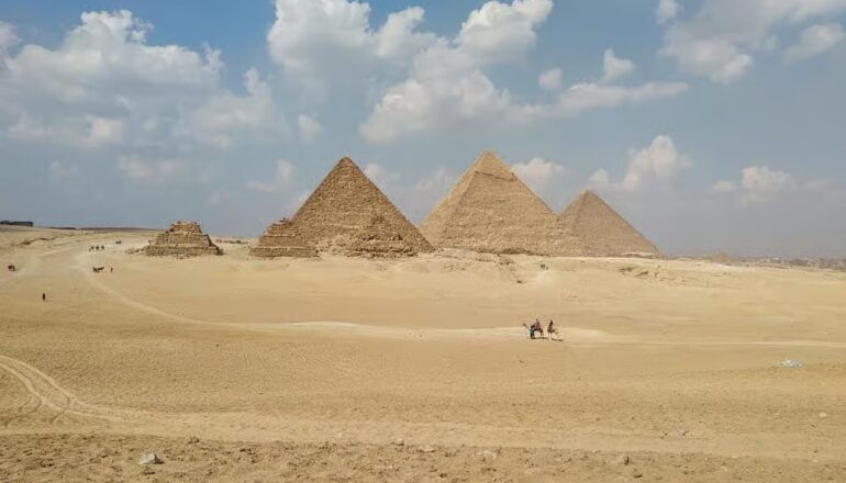 Giza Pyramids and Great Sphinx during a Cairo day trip from Hurghada by flight