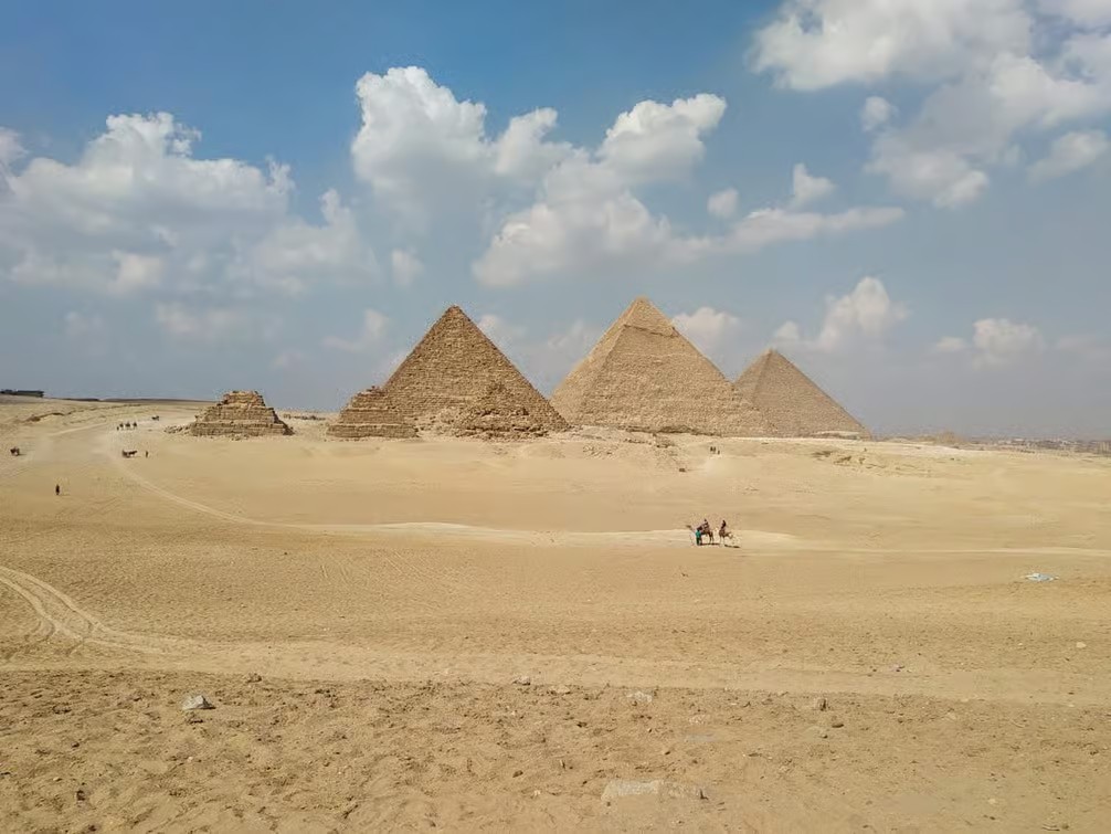 Giza Pyramids and Great Sphinx during a Cairo day trip from Hurghada by flight