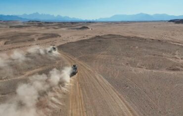 Hurghada desert safari with golden landscapes, Bedouin village, camel experience and traditional Egyptian culture