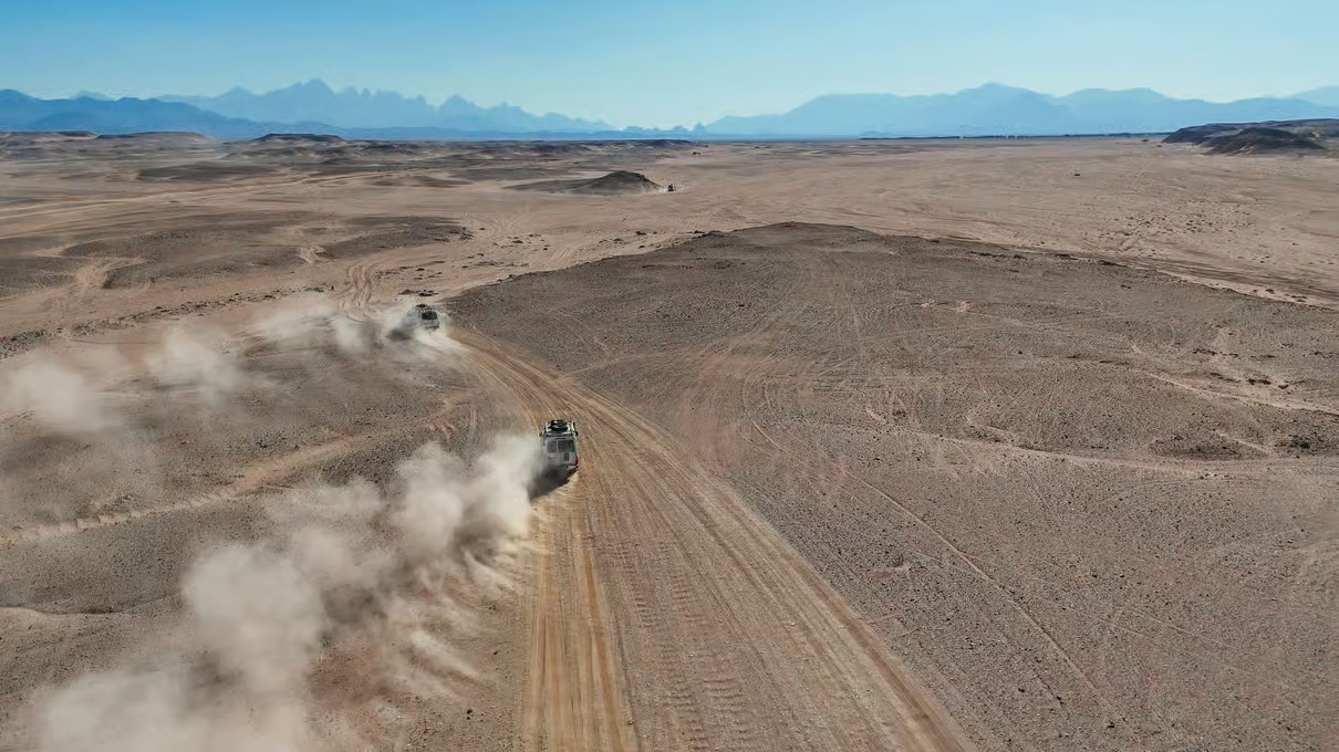 Hurghada desert safari with golden landscapes, Bedouin village, camel experience and traditional Egyptian culture