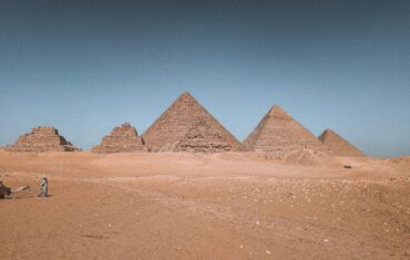 Shakira & Egypt 2026: A 5-Day Journey Through History and Music 5 Shakira live at the Giza Pyramids during the 2026 Egypt concert