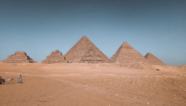 Shakira & Egypt 2026: A 5-Day Journey Through History and Music 1 Shakira live at the Giza Pyramids during the 2026 Egypt concert