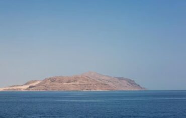Tiran Island cruise from Sharm El Sheikh with turquoise Red Sea waters, coral reefs and beautiful marine scenery